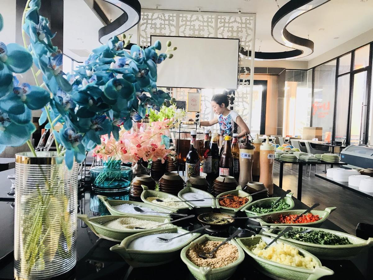 Astra Suites Central Chiang Mai Buitenkant foto