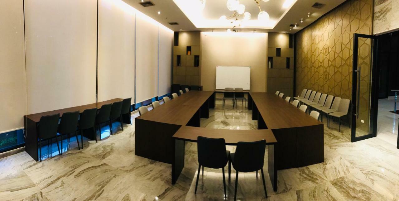 Astra Suites Central Chiang Mai Buitenkant foto
